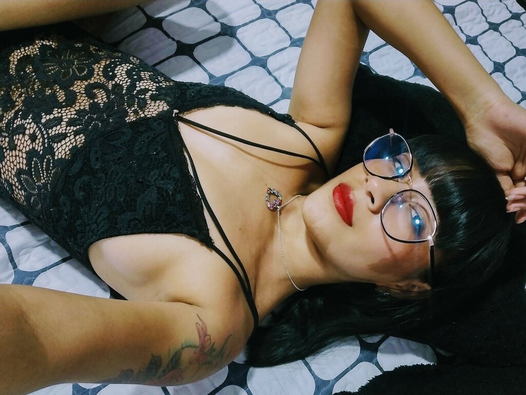AlejandraMiel's live sex