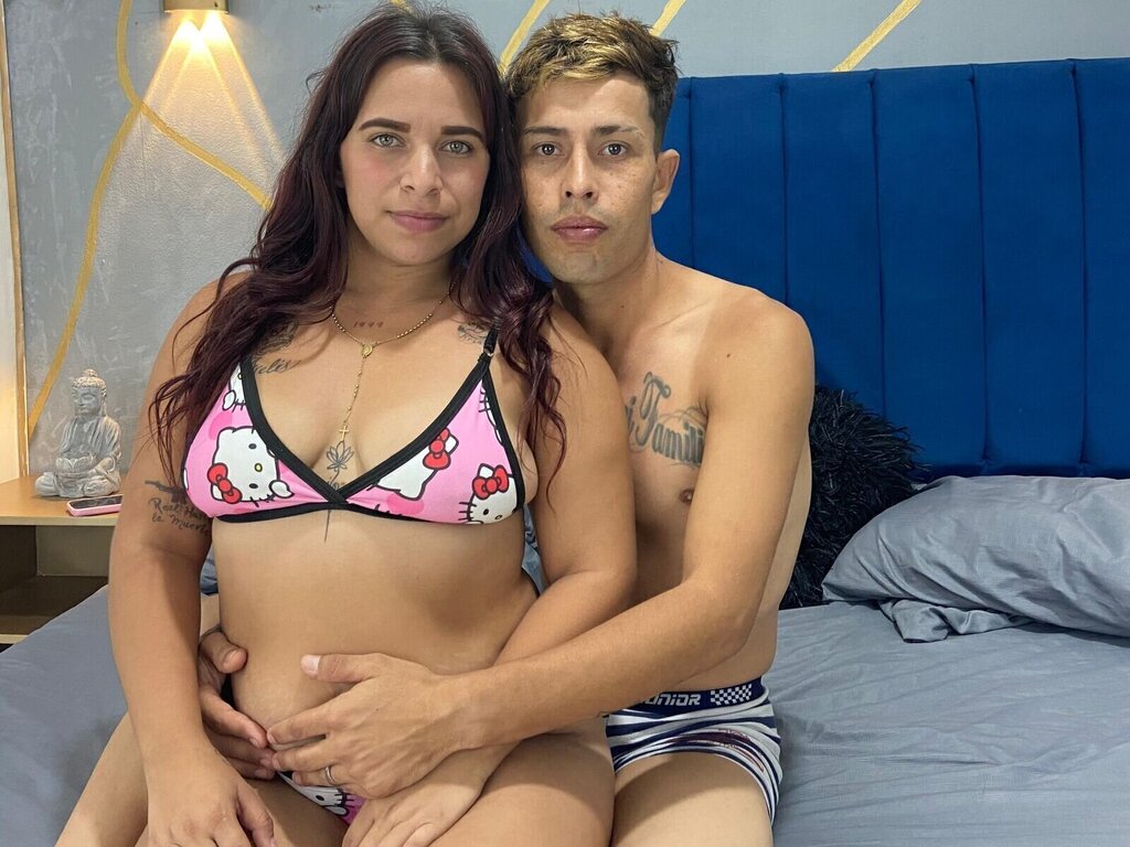 AngelaAndMike's live sex