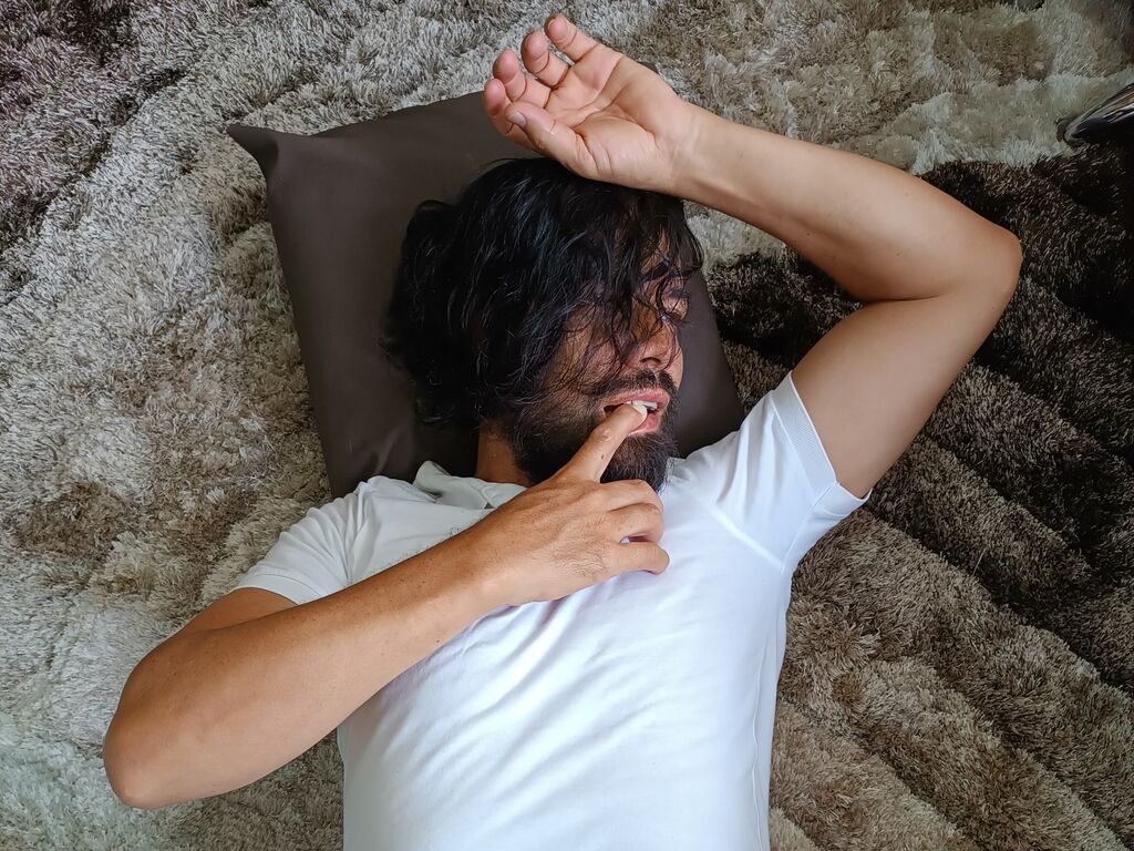 AnthonyDing's live sex
