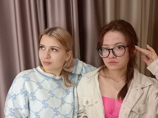 ElsaAndHarriet's live sex