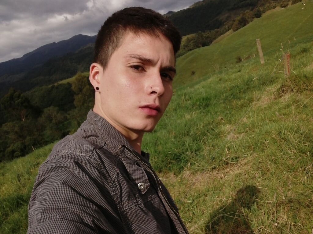 RyanRous's live sex
